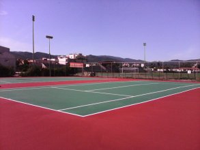 Tenis court construction