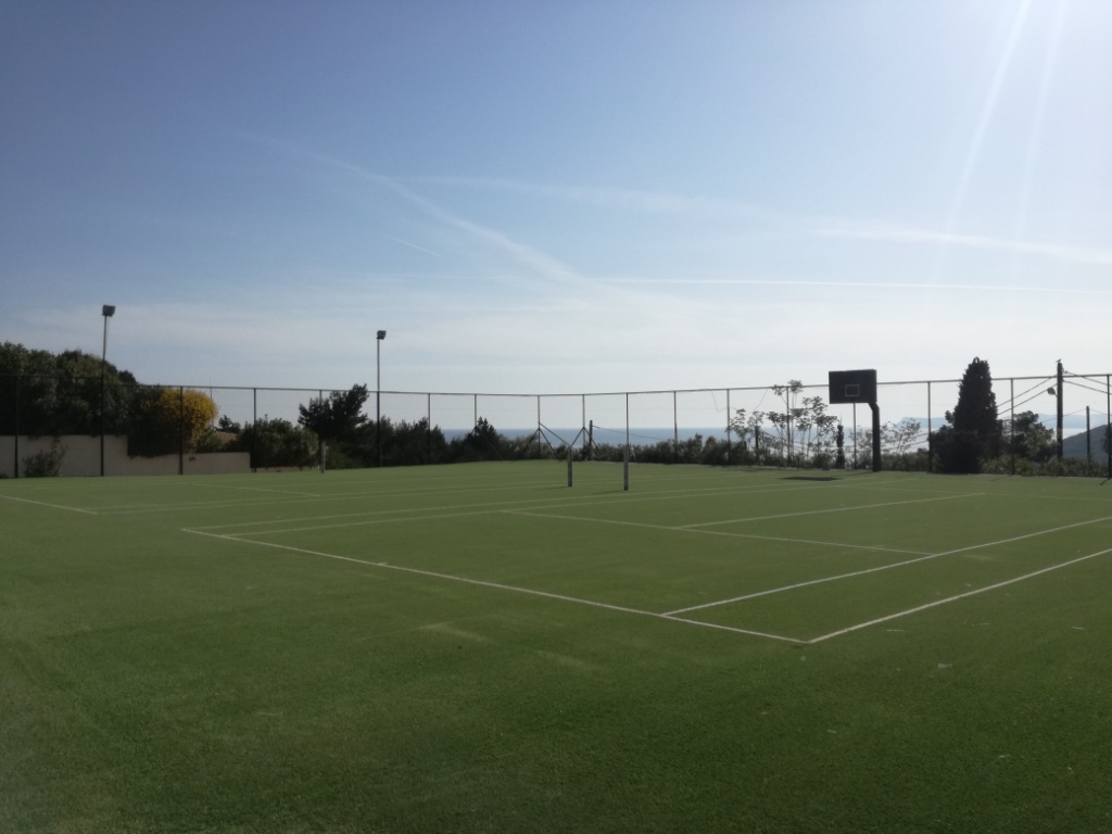 Κατασκευή γηπέδων τένις στο Neilson Retreat Beachclub
