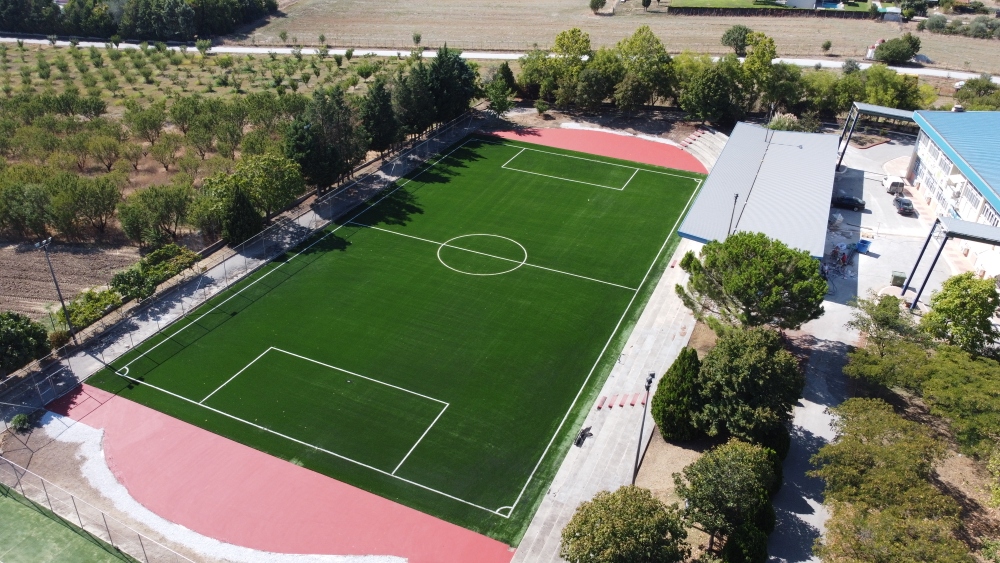 Κατασκευή γηπέδου ποδοσφαίρου με συνθετικό χλοοτάπητα υψηλής ποιότητας στην Λάρισα